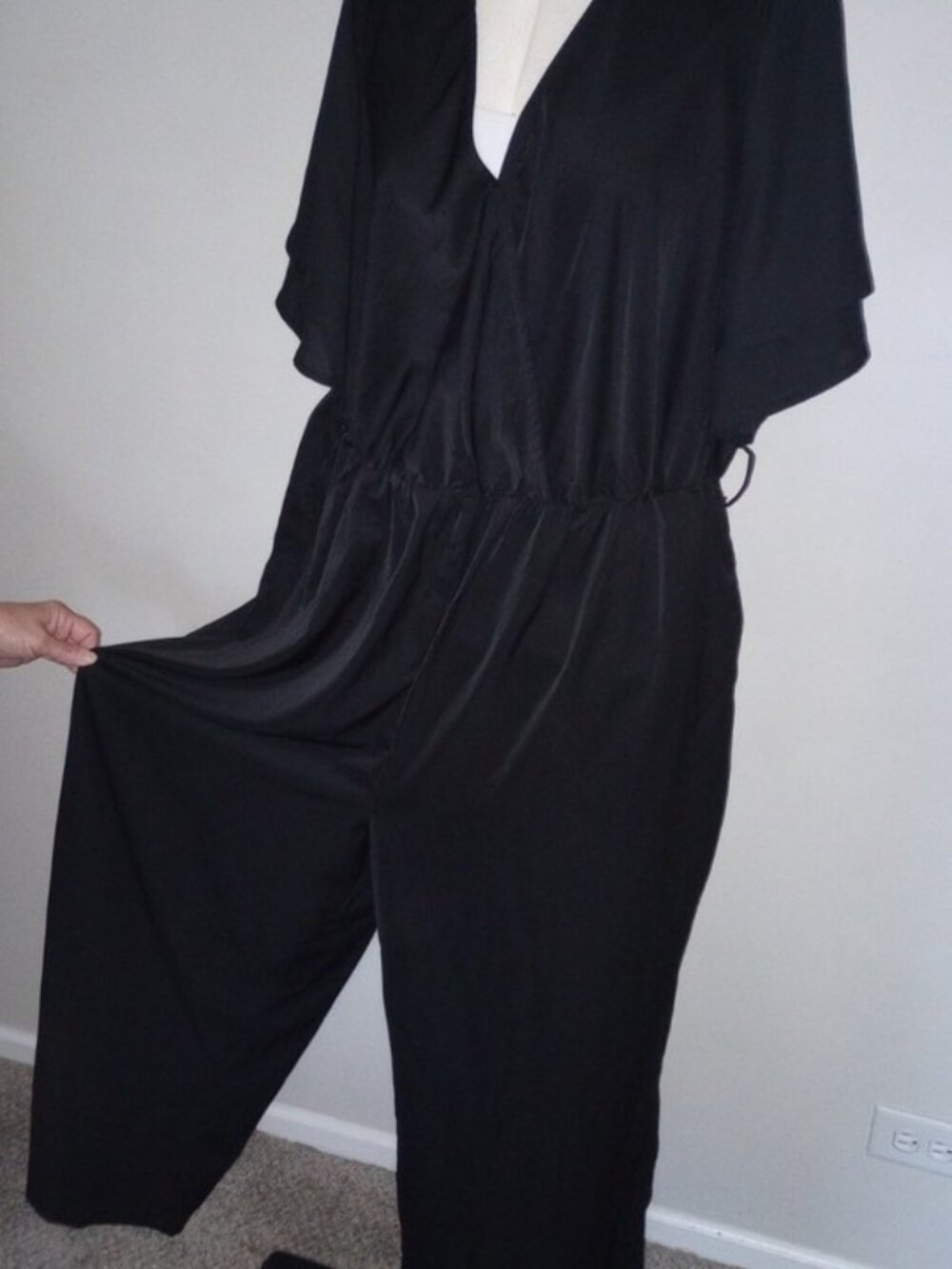 Bloomchic Black FlutterSleeved ElasticWaistWide Leg Jumpsuit size10-30